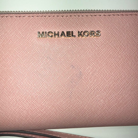 COPY - Micheal Kors Dusty Pink Wallet - Picture 2 of 8